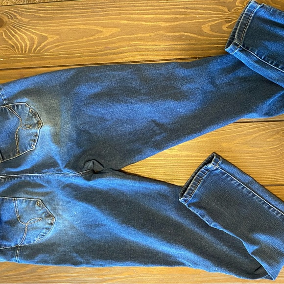 Women’s Bundle (Jeans & Hoodie) - Picture 3 of 11